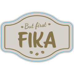 8527 But First Fika Etikett 65x45mm