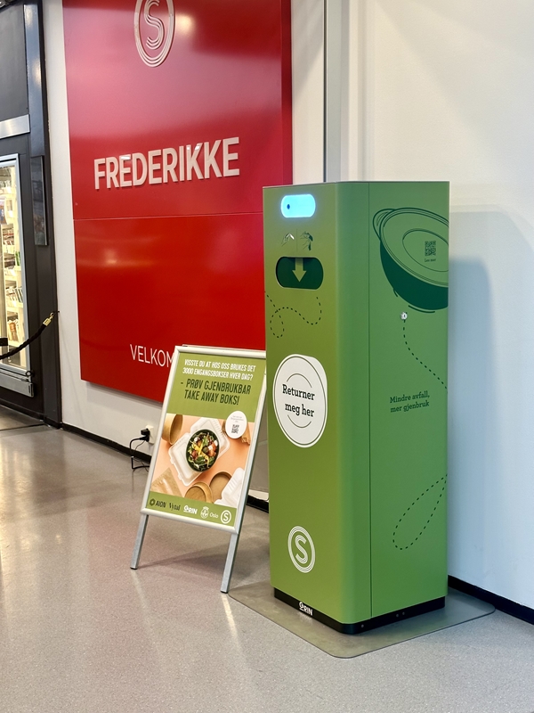 Returautomat för återanvändbara matlådor vid SiO Frederikke