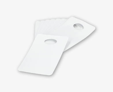 Vita garderobsbiljetter i gummi