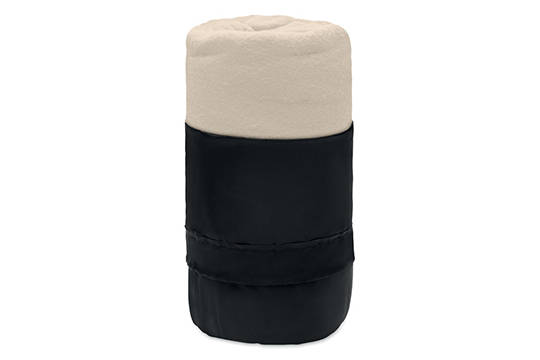 Fleecepläd i polyesterpåse