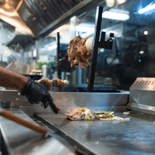 Rengöring av grillytor och stekbord