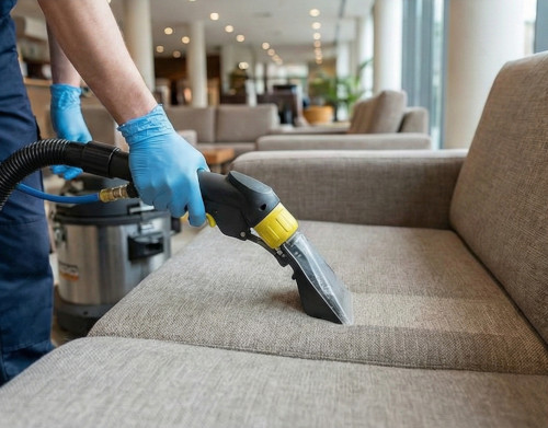 Rengöring och underhåll av möbler, textil och mattor.