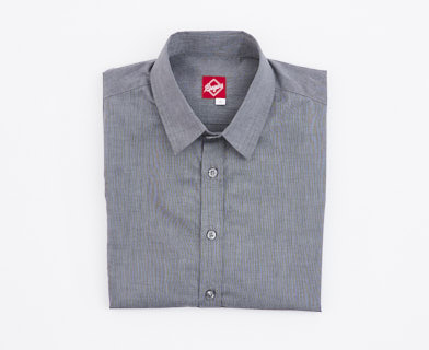 En grå arbetskjorta