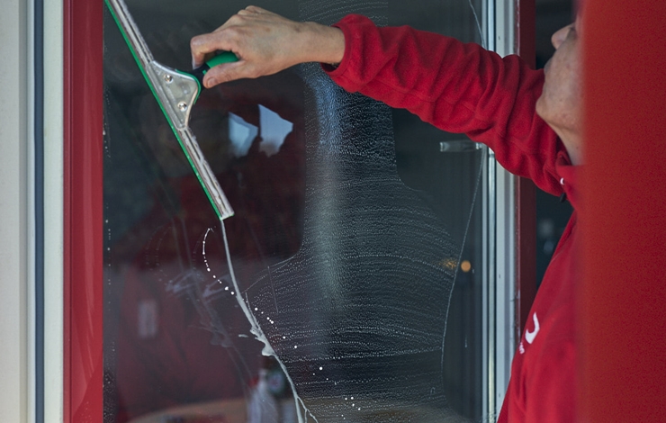 Så putsar du fönster som ett proffs