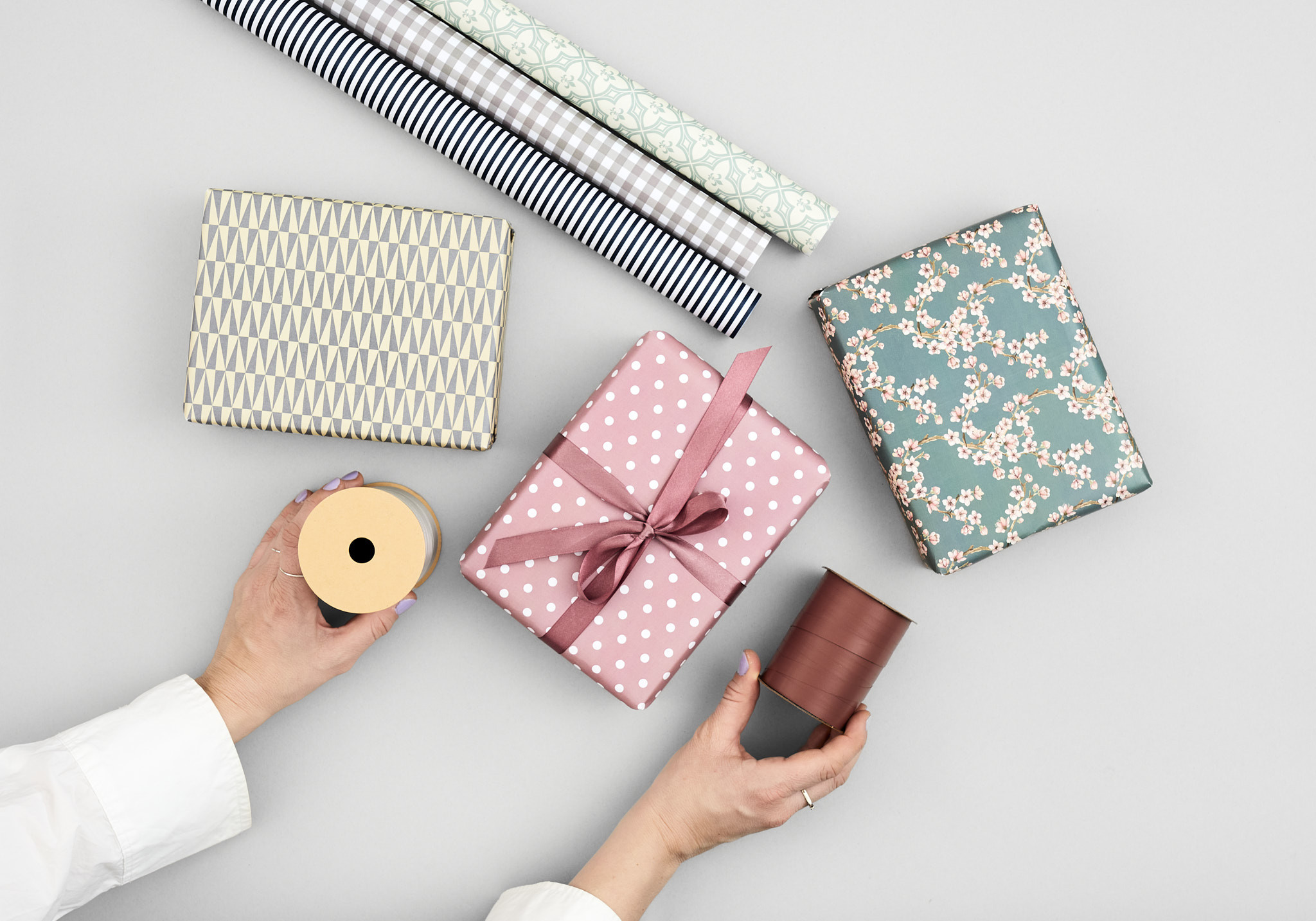 Presentpapper och presentsnören