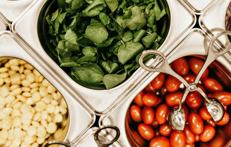 Rostfria kantiner med råvaror i 