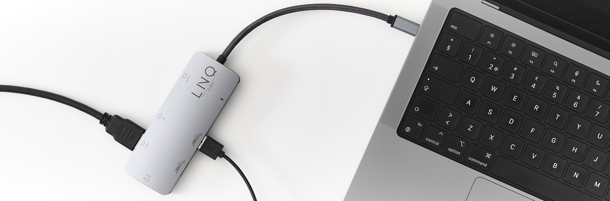 Laptop med USB-hub Laptop med USB-hub - dockningsstation- Upptäck datortillbehör