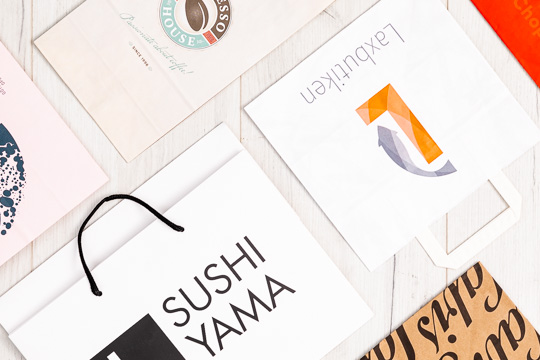 Take Away-kassar och påsar med tryck